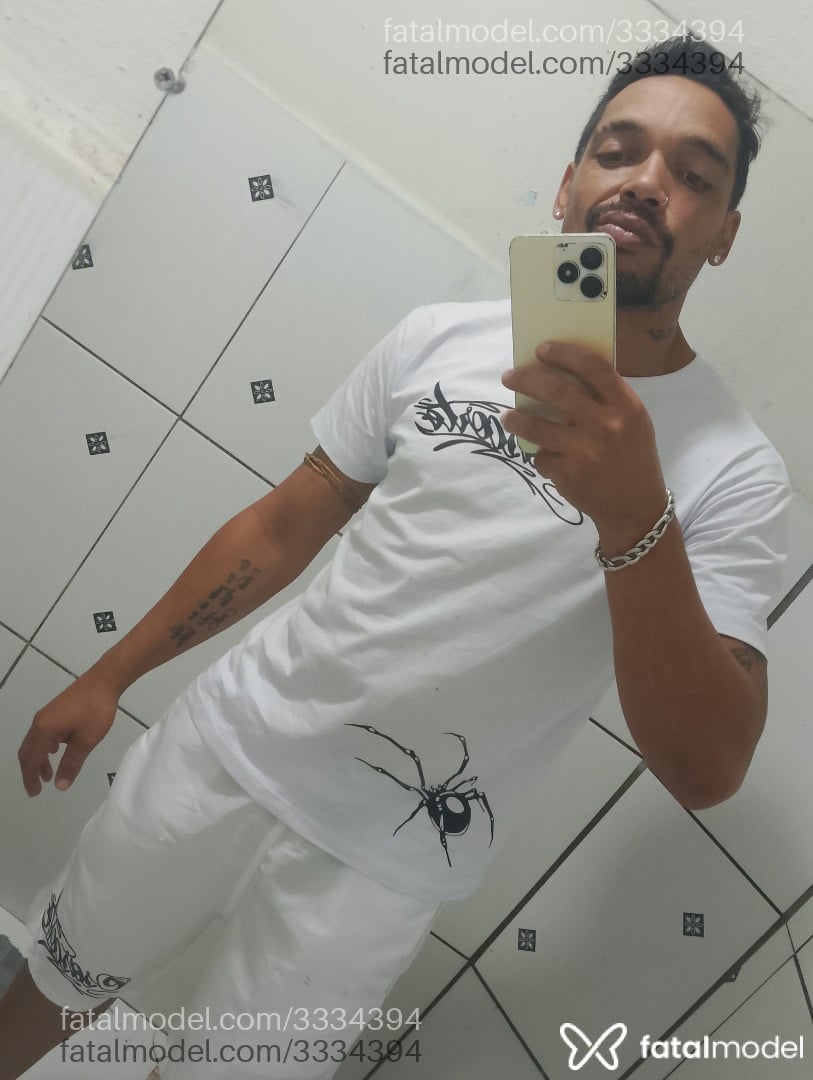 Acompanhante homem morena (o) de olhos castanhos em Matinhos Acompanhante homem morena (o) de olhos castanhos em Matinhos - Elias