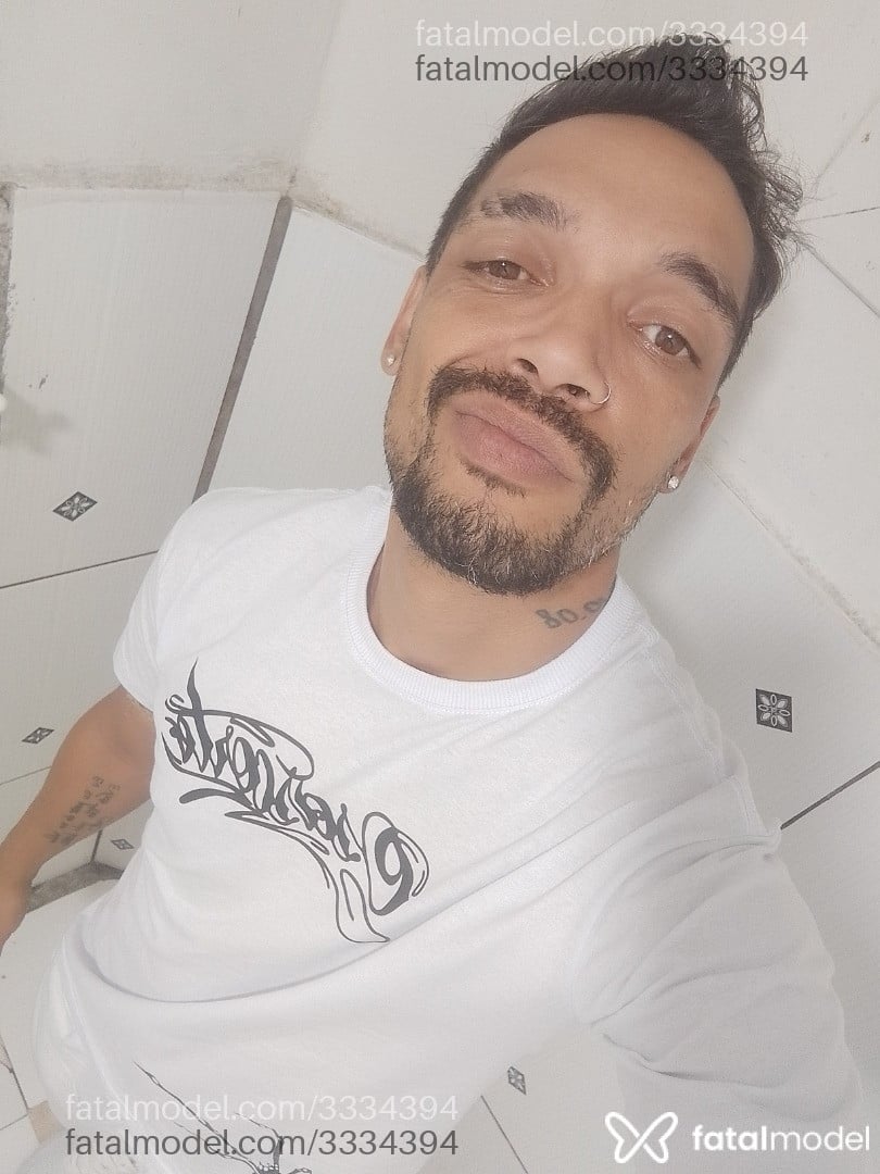 Acompanhante homem morena (o) de olhos castanhos em Matinhos Acompanhante homem morena (o) de olhos castanhos em Matinhos - Elias