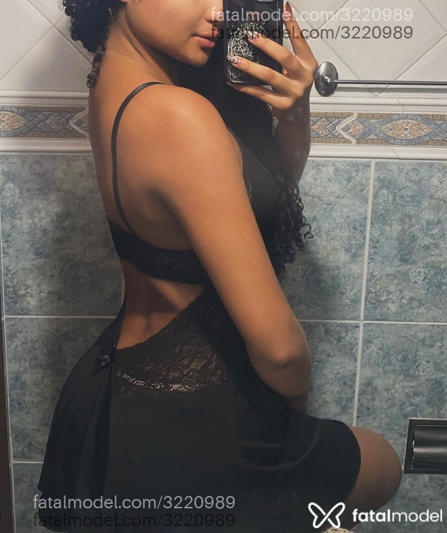 Acompanhante mulher morena (o) de olhos castanhos em Macaé - Anna Liz