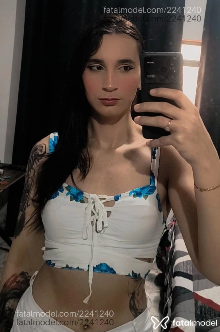 Acompanhante mulher trans com cabelo castanho de olhos castanhos em Juiz de Fora - Thayssa Pfeiffer