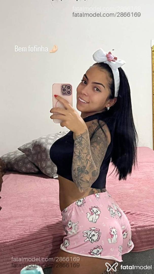 Acompanhante mulher morena (o) de olhos castanhos - Livia Oliveira
