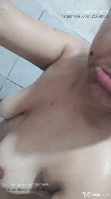 Acompanhante mulher com cabelo castanho de olhos castanhos em Porto Alegre Acompanhante mulher com cabelo castanho de olhos castanhos em Porto Alegre - Dedynovinha