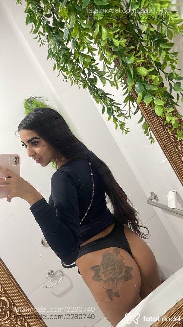 Acompanhante mulher com cabelo castanho de olhos castanhos em Tubarão - Kamily