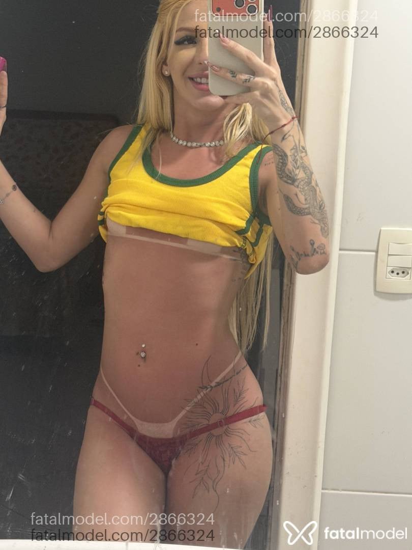 Acompanhante mulher loira (o) de olhos castanhos em Salvador - Lorena