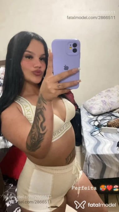 Acompanhante mulher morena (o) de olhos pretos - Sheron Acompanhante mulher morena (o) de olhos pretos - Sheron