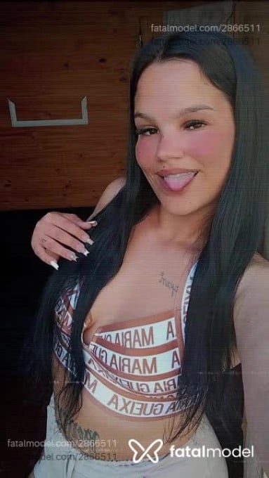 Acompanhante mulher morena (o) de olhos pretos - Sheron Acompanhante mulher morena (o) de olhos pretos - Sheron