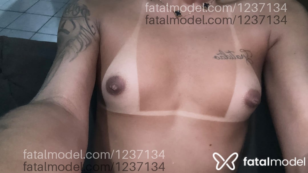 Acompanhante homem trans morena (o) de olhos castanhos em Ibatiba Acompanhante homem trans morena (o) de olhos castanhos em Ibatiba - Julinha