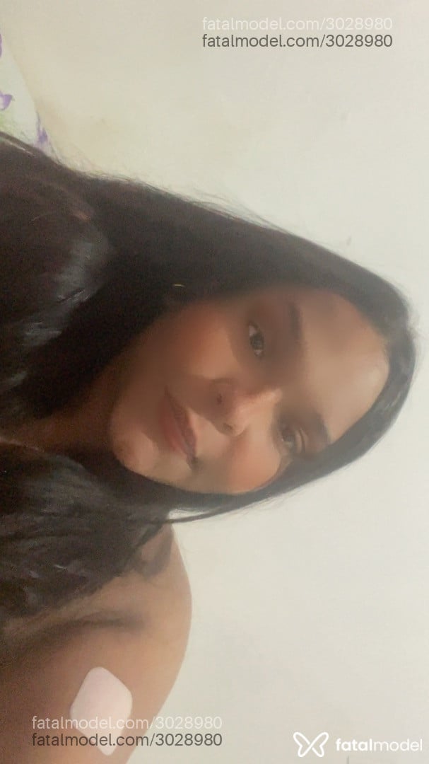 Acompanhante mulher trans morena (o) de olhos pretos em Virtual - Carmila