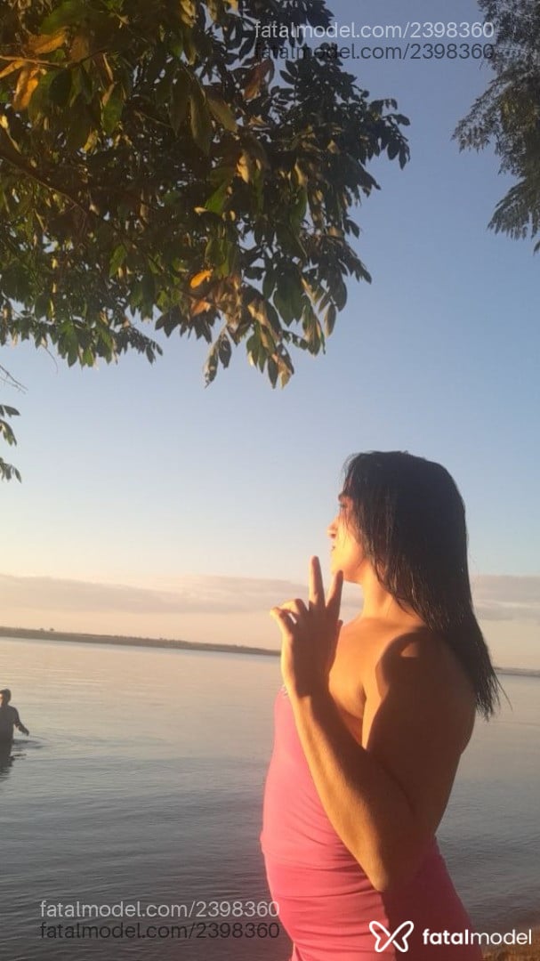 Acompanhante mulher morena (o) de olhos castanhos em Piracanjuba - Morena
