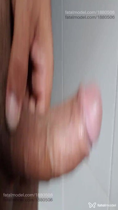 Acompanhante homem com cabelo grisalho de olhos castanhos em Virtual - Jorge