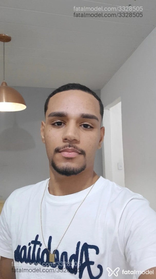 Acompanhante homem com cabelo castanho de olhos castanhos em Rio de Janeiro - Joao Pedro Farias