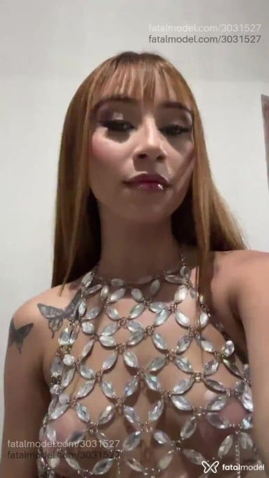 Acompanhante mulher ruiva (o) de olhos pretos - Lorena Silva