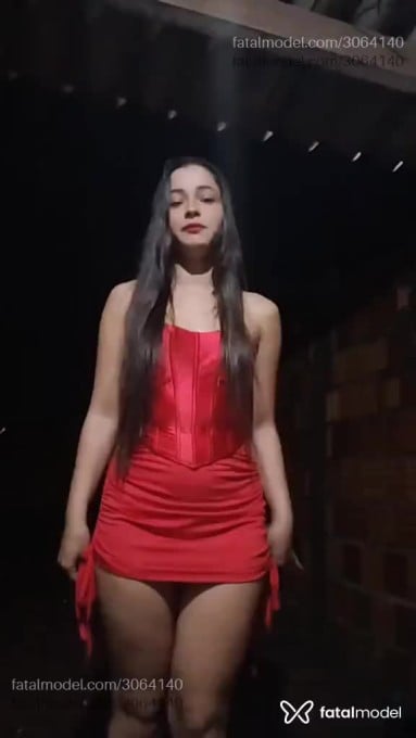 Acompanhante mulher com cabelo castanho de olhos castanhos - Liara Acompanhante mulher com cabelo castanho de olhos castanhos - Liara