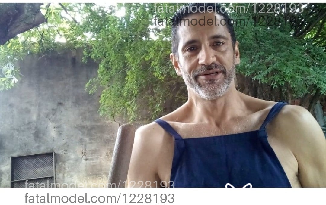 Acompanhante homem morena (o) de olhos castanhos em São Carlos - Homem raiz