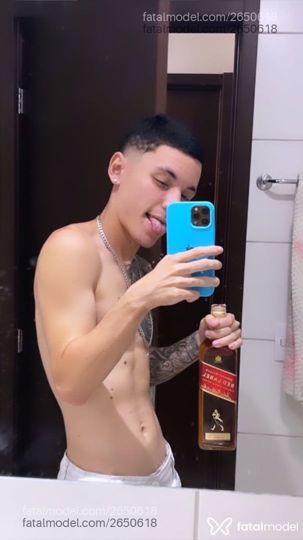 Acompanhante homem com cabelo castanho de olhos verdes em Boa Viagem - Jhonsantos