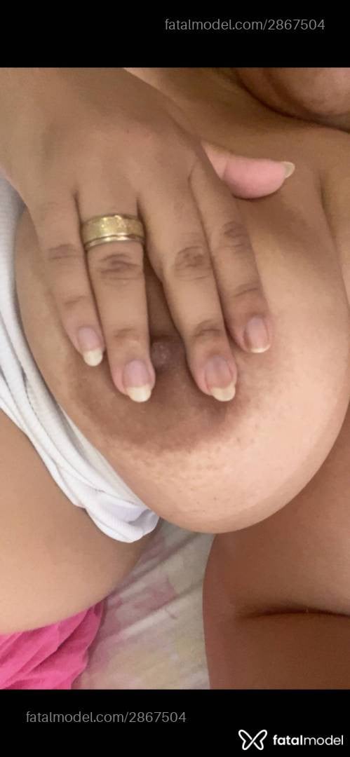 Acompanhante mulher morena (o) de olhos castanhos - Bia
