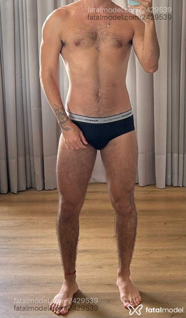 Acompanhante homem morena (o) de olhos pretos - Antoniohot
