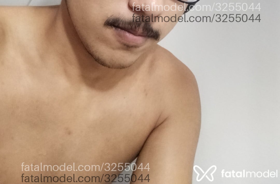 Acompanhante homem morena (o) de olhos castanhos - Marcos Reys Acompanhante homem morena (o) de olhos castanhos - Marcos Reys