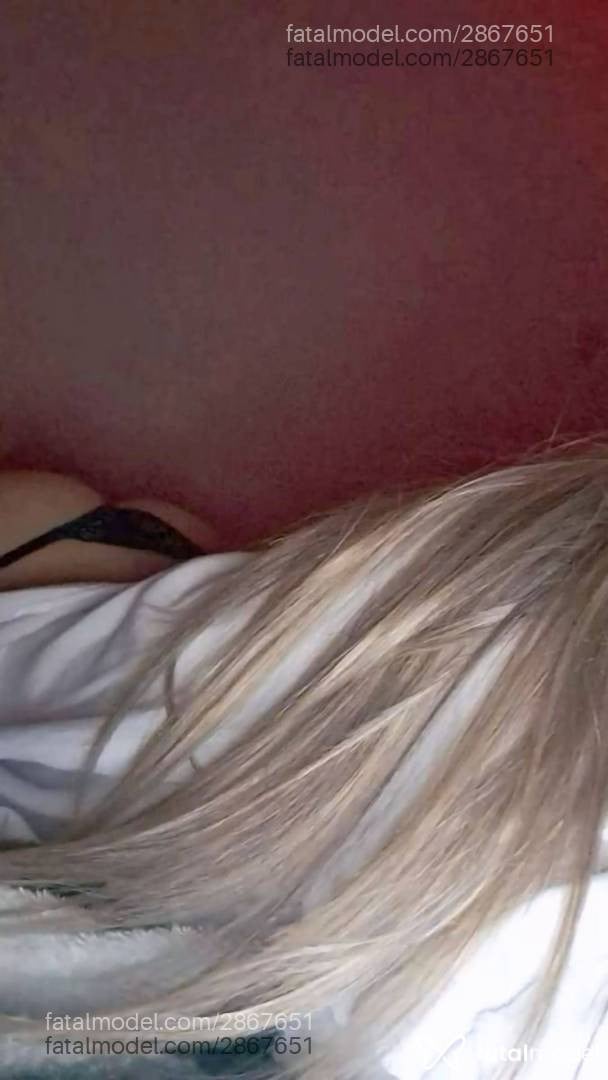Acompanhante não-binário loira (o) de olhos azuis em Esteio - Luluu