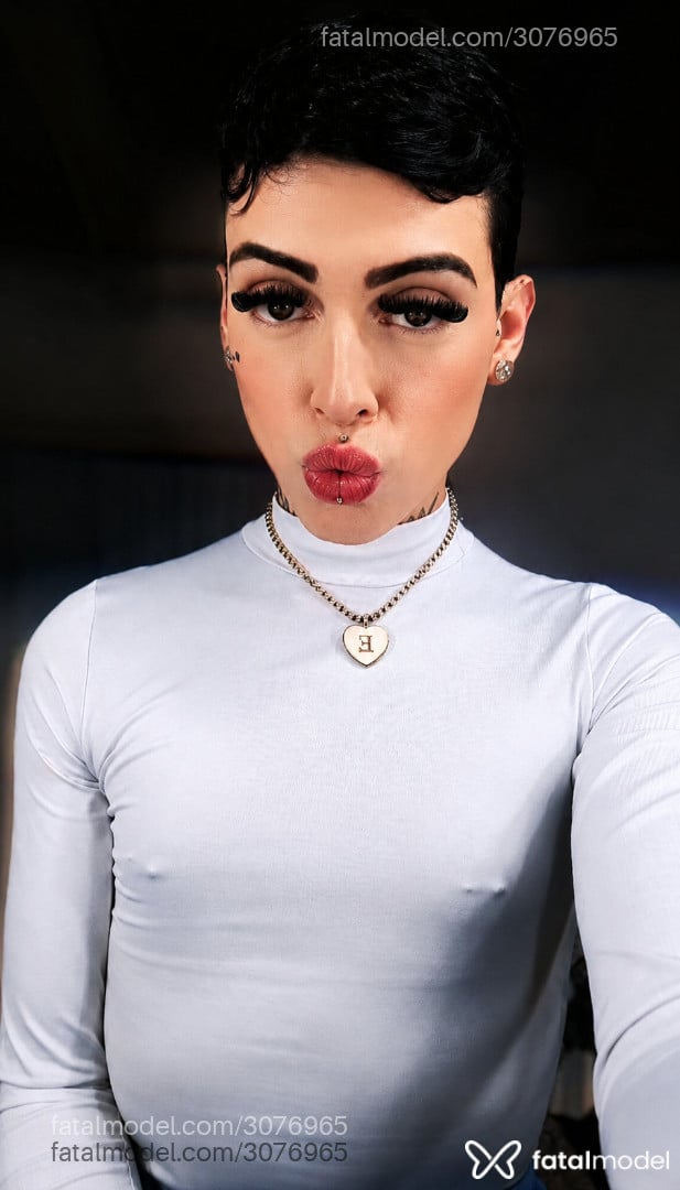 Acompanhante mulher trans morena (o) de olhos castanhos em Passo Fundo - Emerson Molina