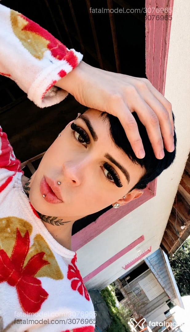 Acompanhante mulher trans morena (o) de olhos castanhos em Passo Fundo - Emerson Molina
