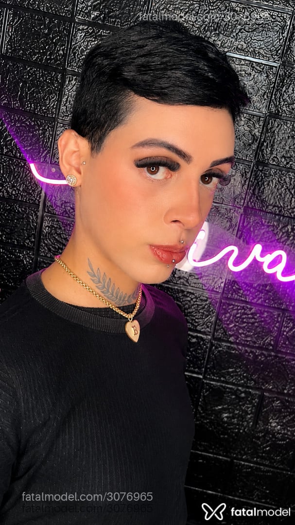 Acompanhante mulher trans morena (o) de olhos castanhos em Passo Fundo - Emerson Molina