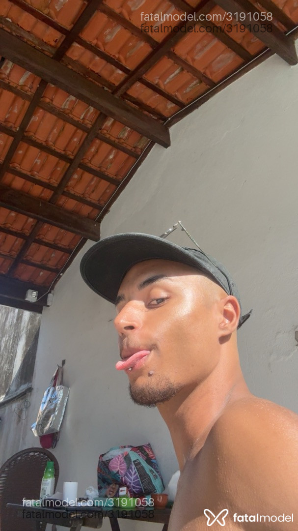 Acompanhante homem morena (o) de olhos pretos em Virtual - Gabriel