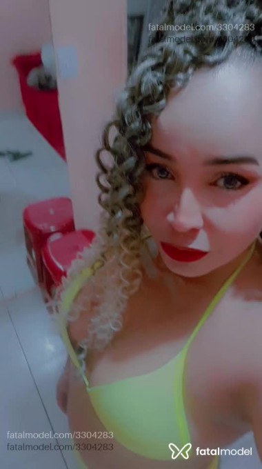 Acompanhante mulher com cabelo castanho de olhos castanhos - Bruninha