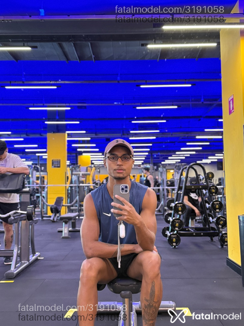 Acompanhante homem morena (o) de olhos pretos em Virtual - Gabriel