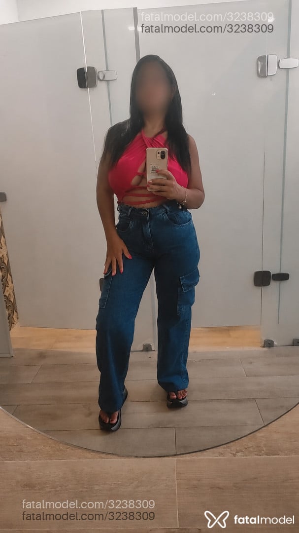 Acompanhante mulher com cabelo castanho de olhos pretos em Campinas - Paula Oliveira