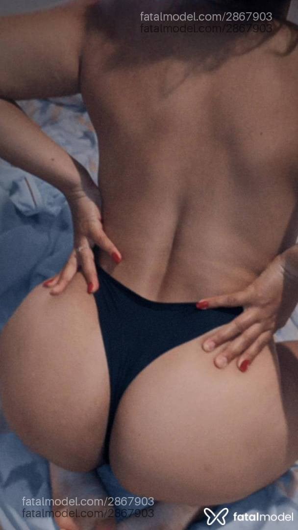 Acompanhante mulher morena (o) de olhos pretos - Aloara