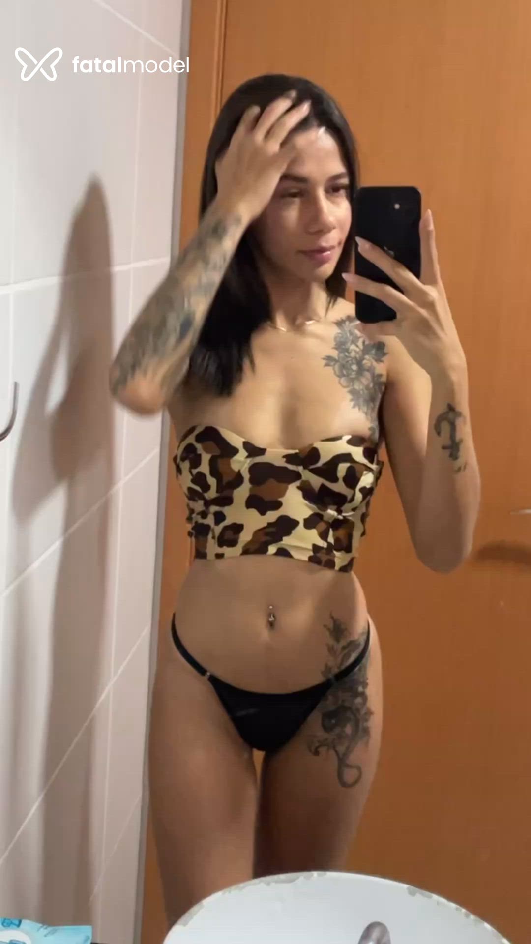 Acompanhante mulher com cabelo castanho de olhos azuis - Mariah Rodrigues Acompanhante mulher com cabelo castanho de olhos azuis - Mariah Rodrigues