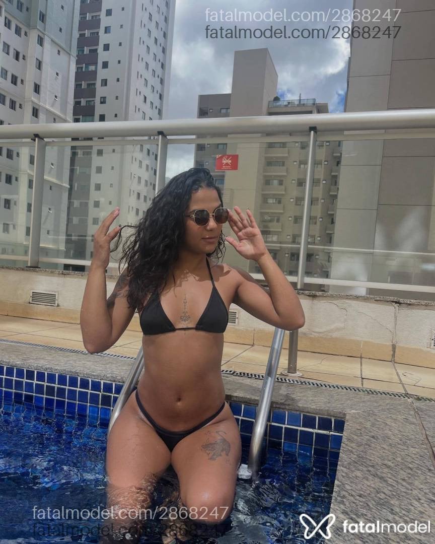 Acompanhante mulher com cabelo castanho de olhos castanhos em Brasília - Aurora Valentina
