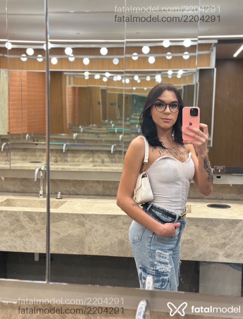 Acompanhante mulher trans morena (o) de olhos castanhos em Sumaré - Brenda