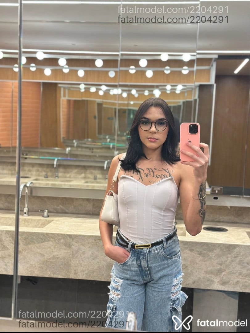 Acompanhante mulher trans morena (o) de olhos castanhos em Sumaré - Brenda