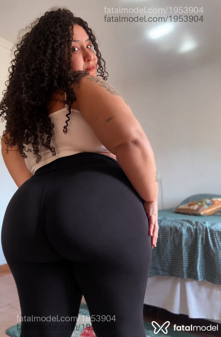 Acompanhante mulher com cabelo castanho de olhos castanhos em Virtual Acompanhante mulher com cabelo castanho de olhos castanhos em Virtual - Jack
