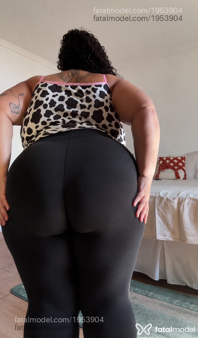 Acompanhante mulher com cabelo castanho de olhos castanhos em Virtual Acompanhante mulher com cabelo castanho de olhos castanhos em Virtual - Jack
