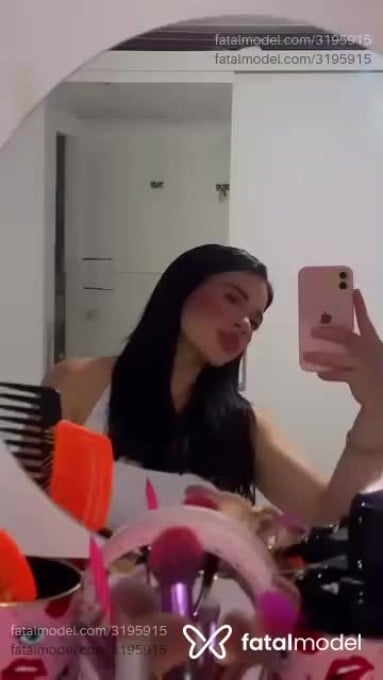 Acompanhante mulher com cabelo castanho de olhos castanhos em Osasco - Julia