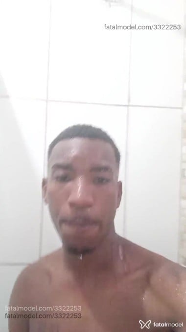Acompanhante homem morena (o) de olhos pretos - Nicolas Acompanhante homem morena (o) de olhos pretos - Nicolas