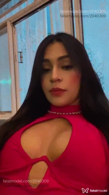 Acompanhante mulher com cabelo castanho de olhos castanhos em Curitiba Acompanhante mulher com cabelo castanho de olhos castanhos em Curitiba - Kelly