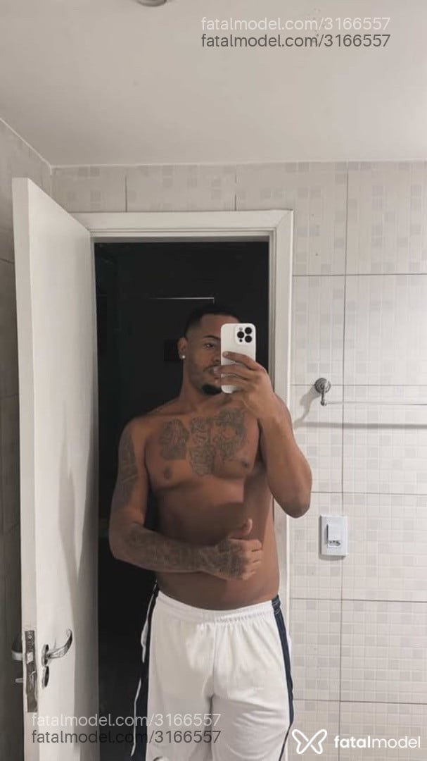 Acompanhante homem morena (o) de olhos castanhos em Salvador - Caiio Henrique