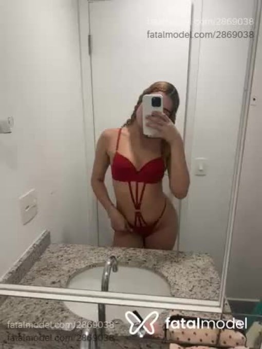 Acompanhante mulher loira (o) de olhos castanhos - Larissa Aventura Acompanhante mulher loira (o) de olhos castanhos - Larissa Aventura
