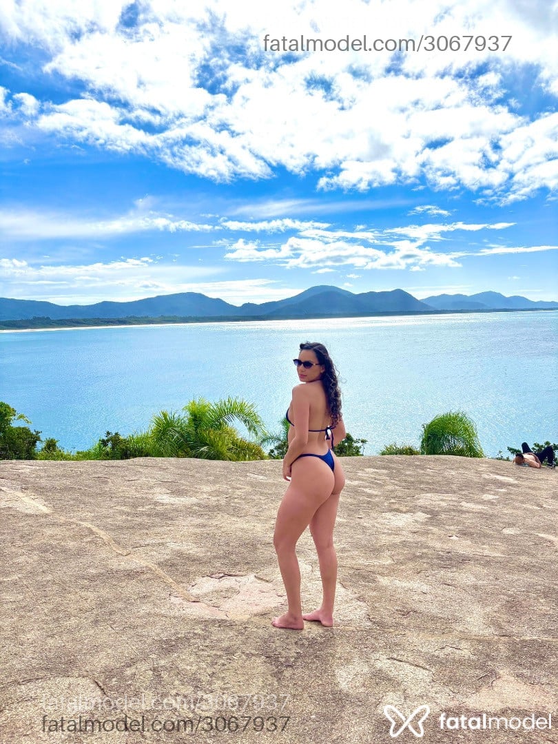 Acompanhante mulher loira (o) de olhos castanhos em Rio de Janeiro - Lívia