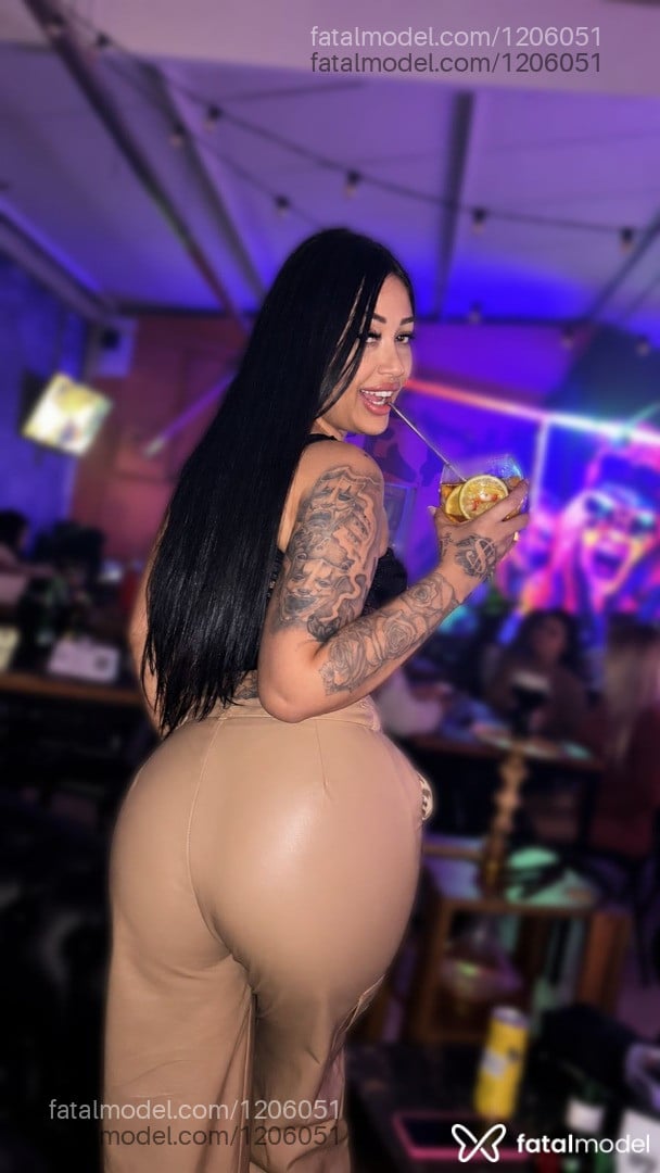 Acompanhante mulher morena (o) de olhos mel em Porto Alegre - Mia Carvalho