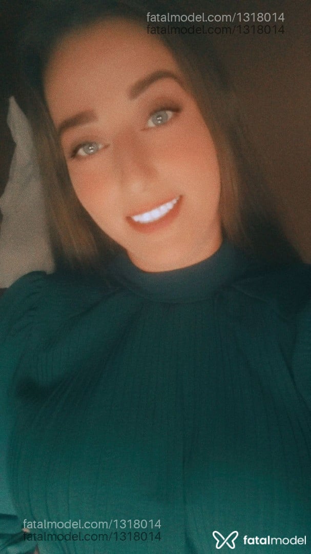Acompanhante mulher loira (o) de olhos azuis em Joinville - Milena Gomes