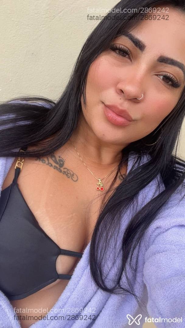 Acompanhante mulher morena (o) de olhos castanhos - Amanda