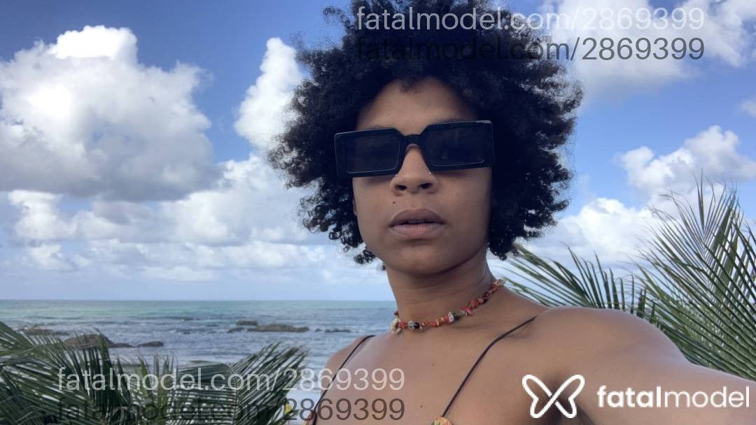 Acompanhante mulher morena (o) de olhos castanhos - Pretta Nina