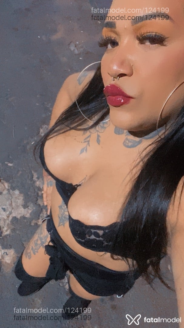 Acompanhante travesti com cabelo castanho de olhos castanhos em Passos Acompanhante travesti com cabelo castanho de olhos castanhos em Passos - Carol