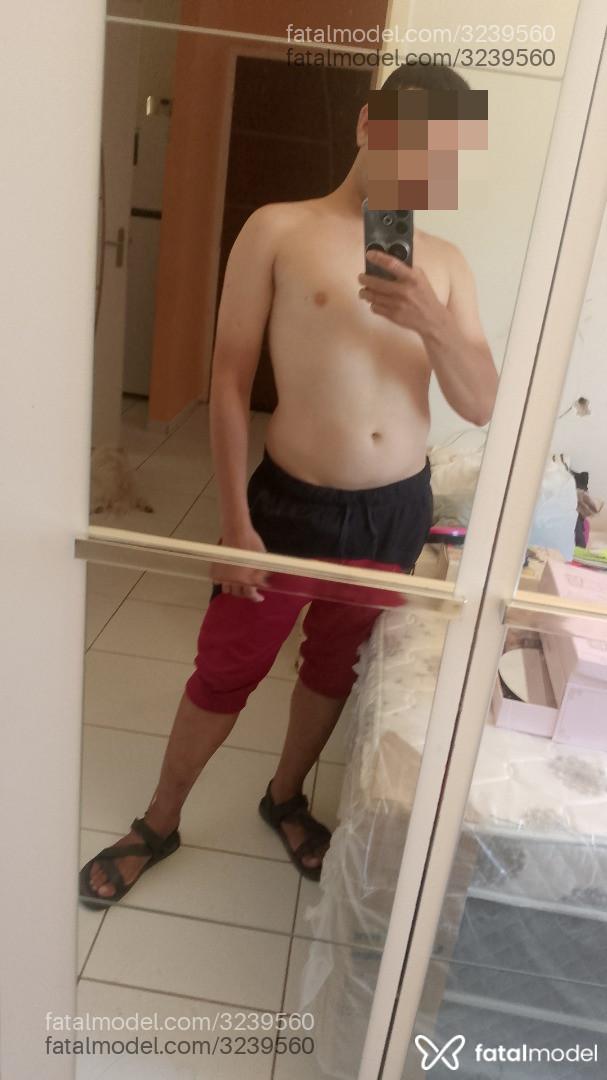 Acompanhante homem com cabelo castanho de olhos azuis - Deyvisson Acompanhante homem com cabelo castanho de olhos azuis - Deyvisson