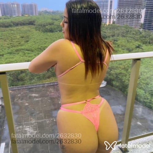 Acompanhante mulher com cabelo castanho de olhos mel em Bom Despacho Acompanhante mulher com cabelo castanho de olhos mel em Bom Despacho - Bia